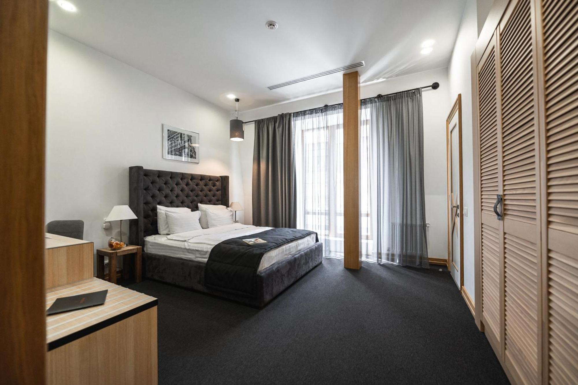 Street - Maestro Otel Odessa
