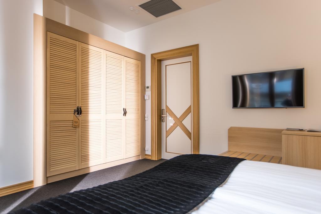 Street - Maestro Hotel Odesa
