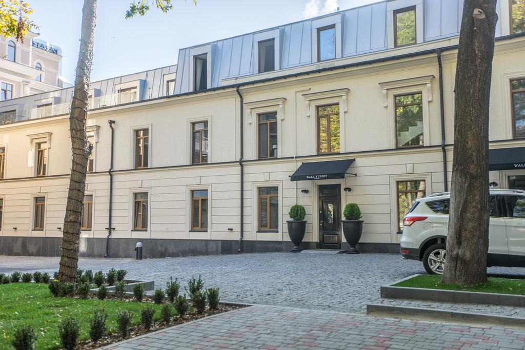 Street - Maestro Hotel 4*